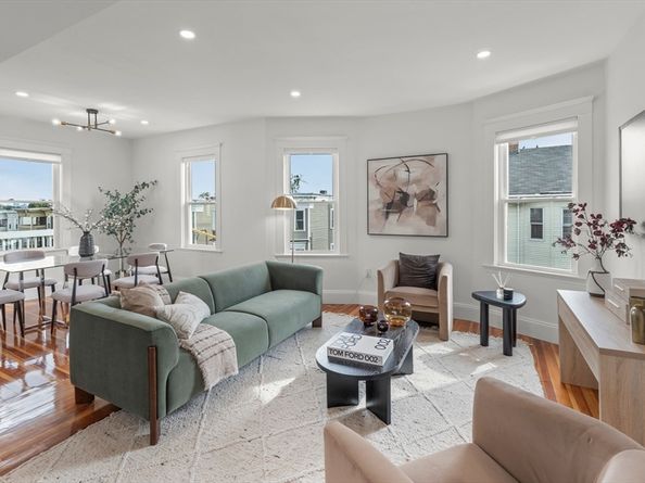 334 Centre St 2A, Boston MA 02122