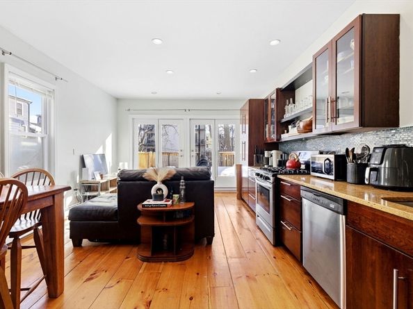 861 E Broadway, Boston MA 02127