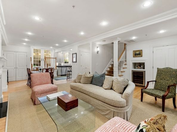 9-11 Worcester Sq 1, Boston MA 02118