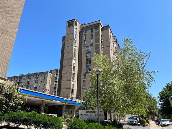 77 Pond Ave 1009, Brookline MA 02445