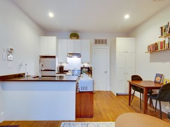 652 Massachusetts Ave