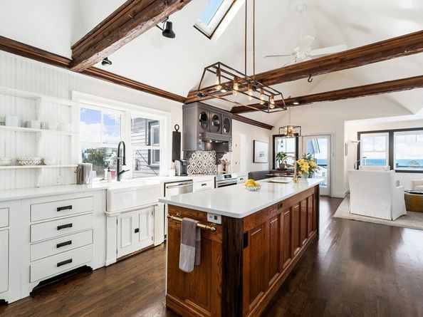 1030 Washington St, Gloucester MA 01930