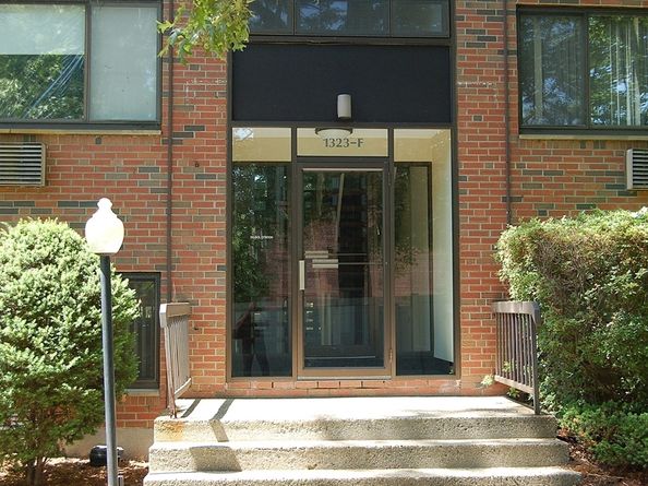 1323 Worcester Rd F2, Framingham MA 01701