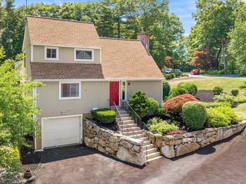 7 Sherborne Cir