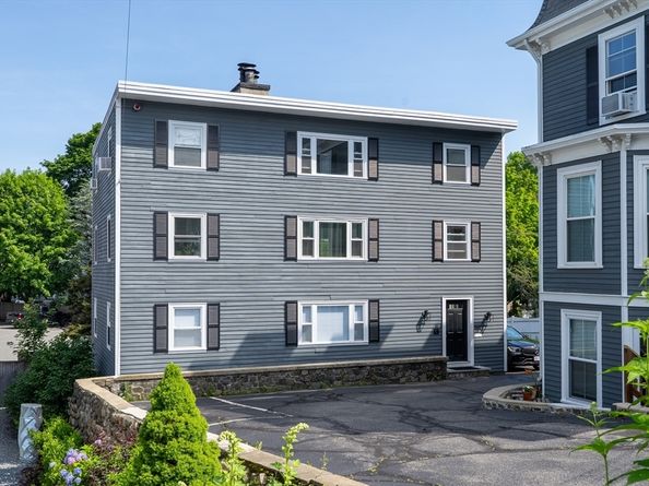 121-R Elm 2, Marblehead MA 01945