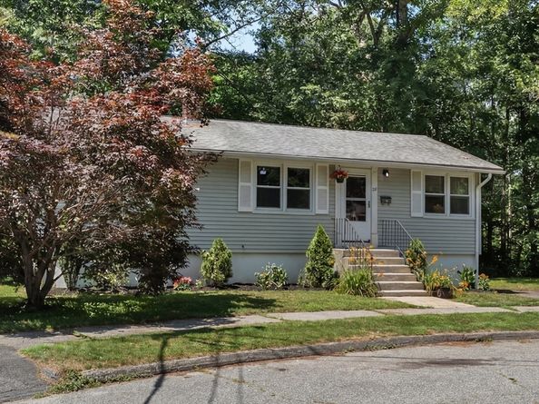 28 Greybert Ln, Worcester MA 01602