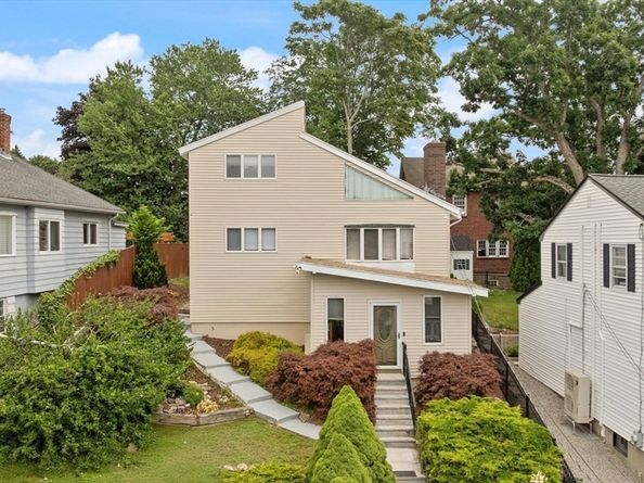 75 Andrews St, Medford MA 02155