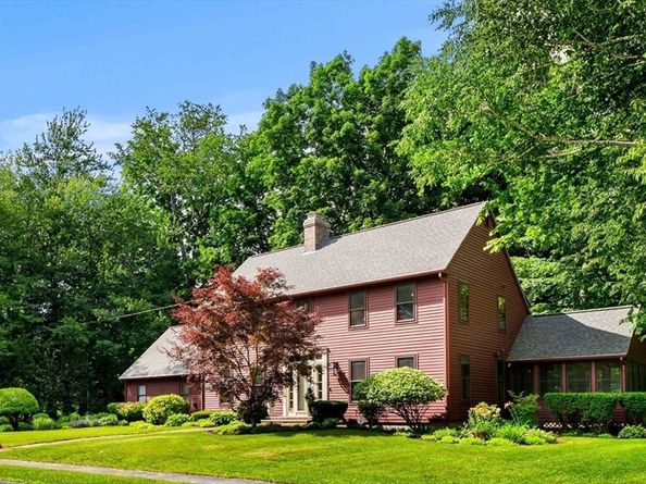 6 Lexington Cir, Holden MA 01520