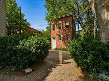10 Eldridge Pl
