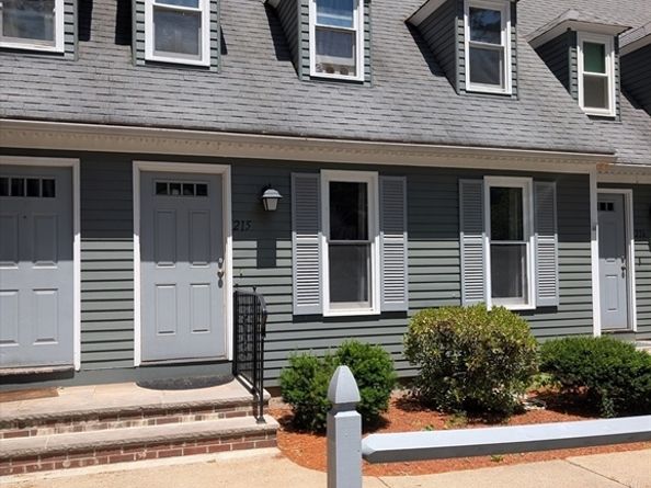 215 Wellman Ave 215, Chelmsford MA 01863