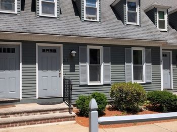 215 Wellman Ave