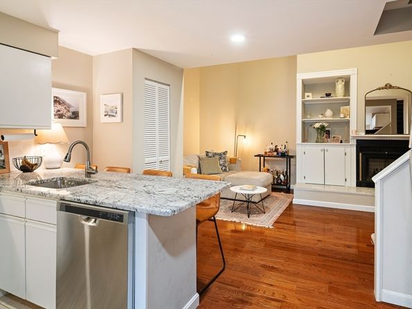 356-358 Main St 12, Boston MA 02129