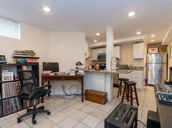 373-375 Broadway 2B, Cambridge MA 02139