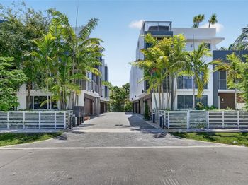 700 NE 14th Avenue