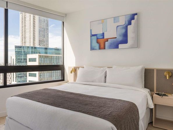 225 N Miami Avenue 2810, Miami FL 33128