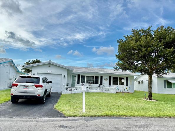 8225 NW 12th Court, Plantation FL 33322