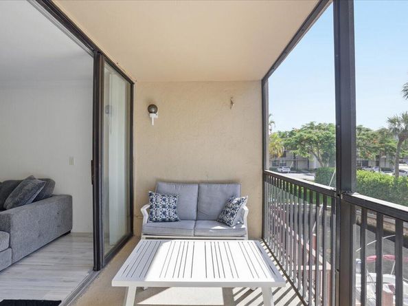 16 Royal Palm Way 205, Boca Raton FL 33432