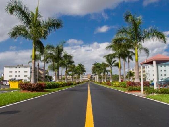 2013 Lincoln A, Boca Raton FL 33434