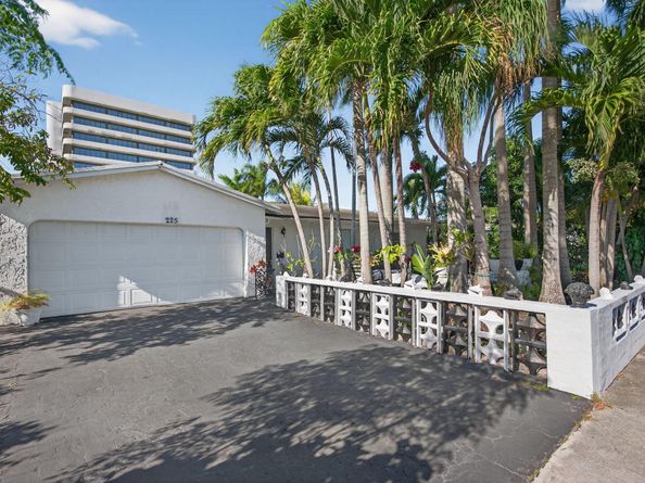 225 S Sequoia Drive, West Palm Beach FL 33409