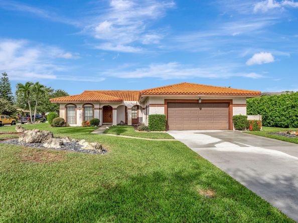 10072 Ramblewood Dr, Coral Springs FL 33071