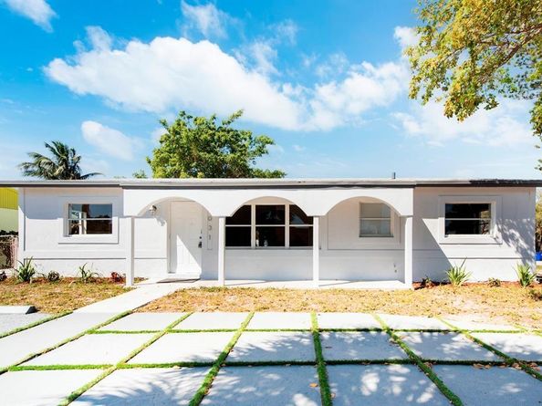 1031 SW 6th Way, Deerfield Beach FL 33441