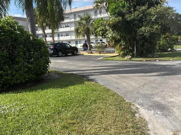 4311 Crystal Lake Drive 119, Deerfield Beach FL 33064