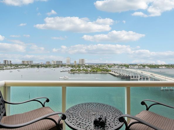 2640 Lake Shore Drive 1510, Riviera Beach FL 33404