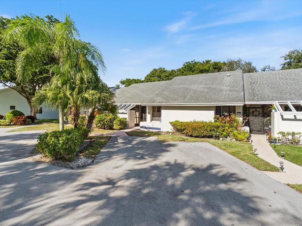 10967 Lake Front Place, Boca Raton FL 33498