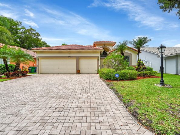 5791 NW 48th Dr, Coral Springs FL 33067