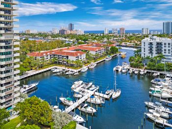 3200 Port Royale Dr N