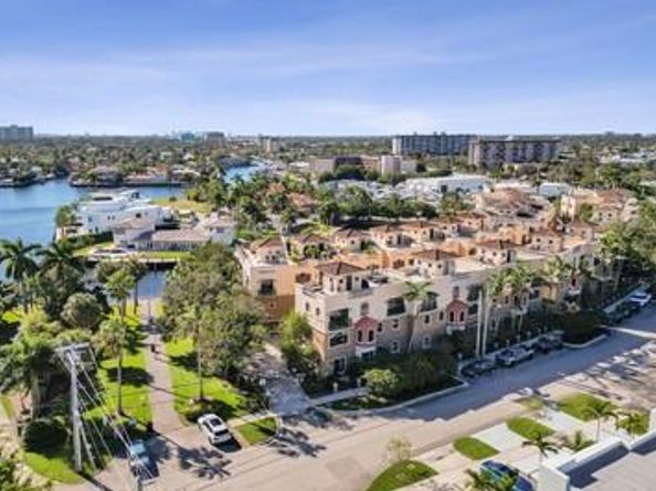 2260 SE 7 Street, Pompano Beach FL 33062