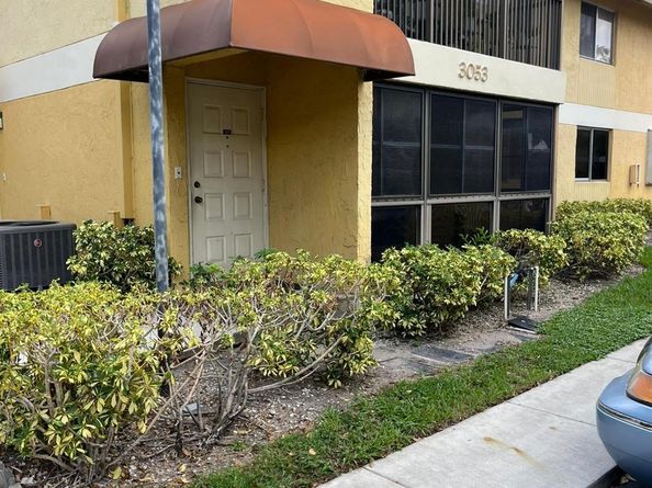 3053 N Oakland Forest Dr 201, Oakland Park FL 33309