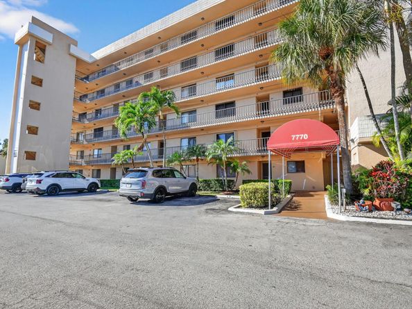7770 Tahiti Lane 102, Lake Worth FL 33467