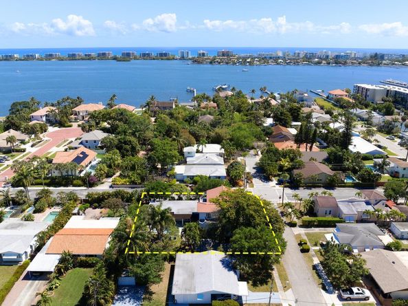 1629 S Lakeside Drive, Lake Worth Beach FL 33460