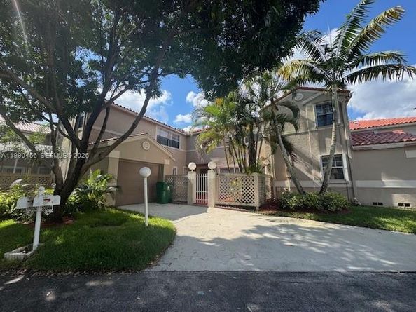 10944 Neptune Drive, Cooper City FL 33026
