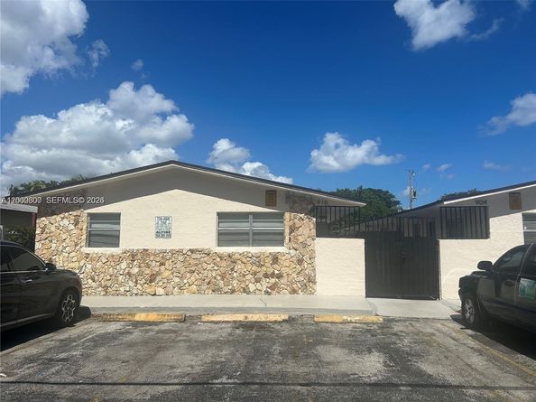 904 SW 10th Street, Hallandale Beach FL 33009