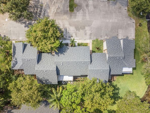 32 Wimbledon Lake 221, Plantation FL 33324