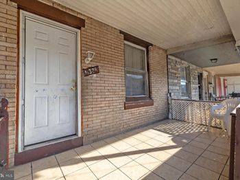 6329 N Woodstock Street