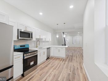 1628 W Glenwood Avenue