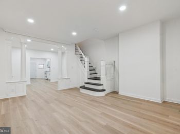 5803 W Thompson Street