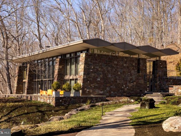 372 Brownsburg Road, Newtown PA 18940