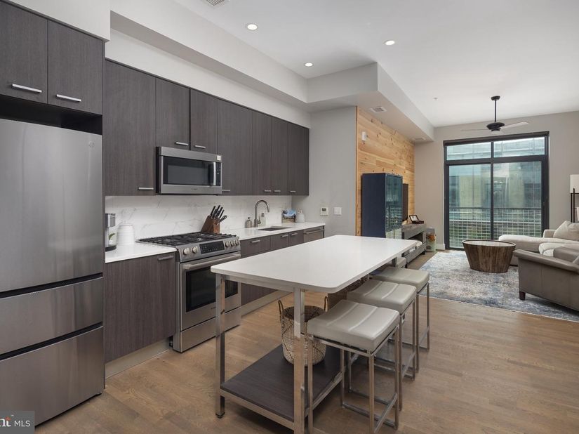 525 SW Water Street SW 404, Washington DC 20024