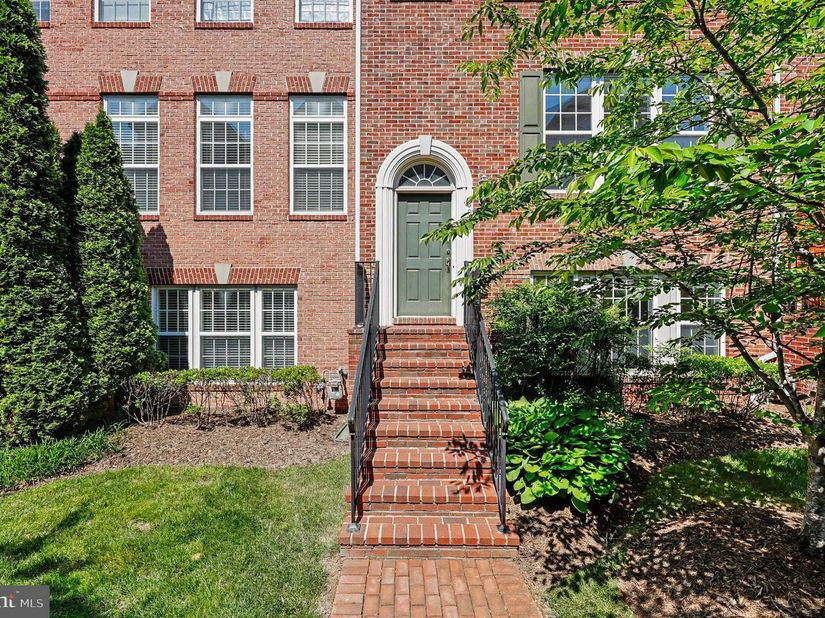 8046 Reserve Way, Vienna VA 22182