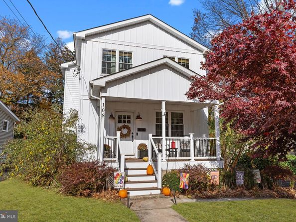 108 W Maple Avenue, Morrisville PA 19067