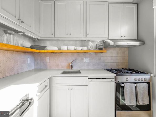 4000 Cathedral Avenue NW 218B, Washington DC 20016