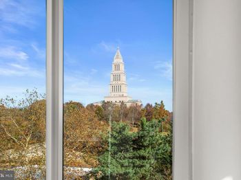 2121 Jamieson Avenue