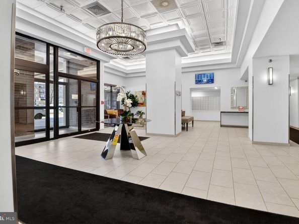 1808 Old Meadow Road 1105, Mclean VA 22102