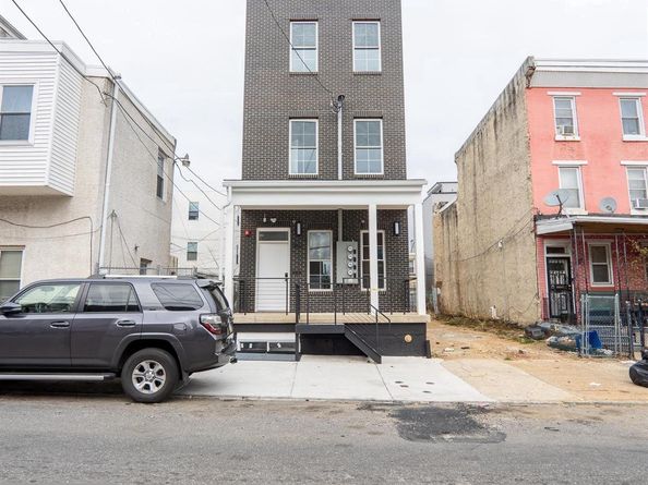 3861 Fairmount Avenue, Philadelphia PA 19104