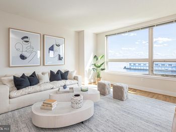 717 S Chris Columbus Boulevard