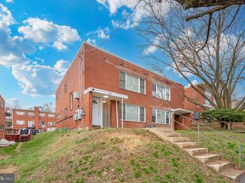 109 Webster Street NE